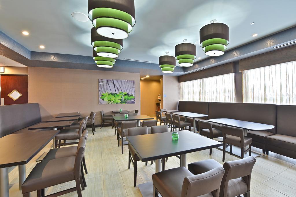 Wyndham Garden - O'hare Elk Grove Village